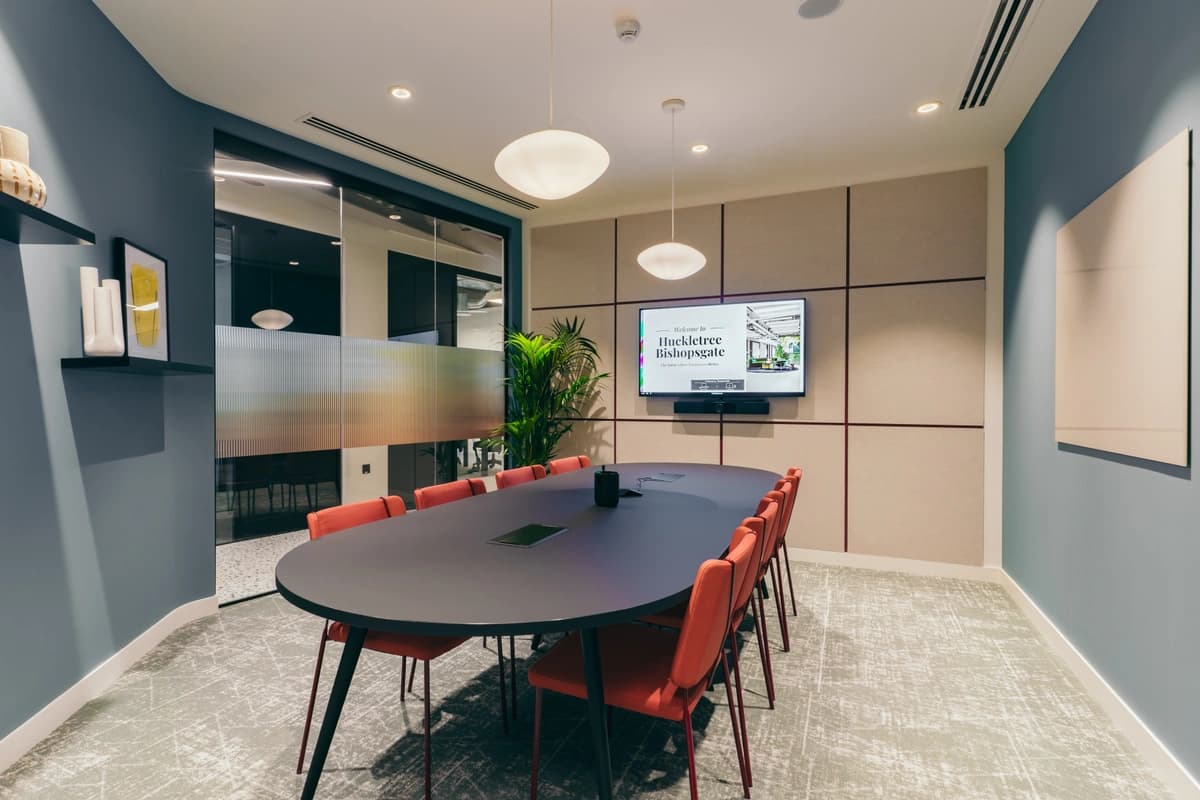 8 person meeting room