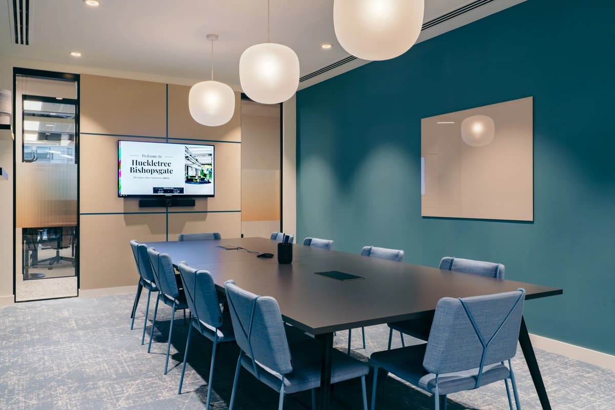 10 person meeting room